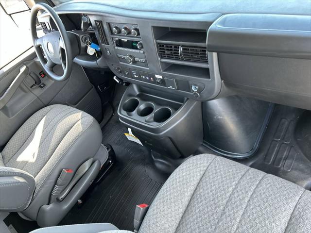 2025 GMC Savana Cutaway Work Van