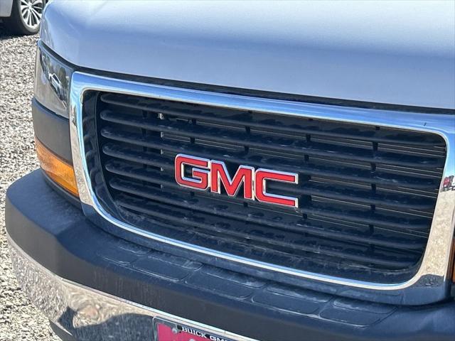 2025 GMC Savana Cutaway Work Van