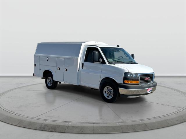 2025 GMC Savana Cutaway Work Van