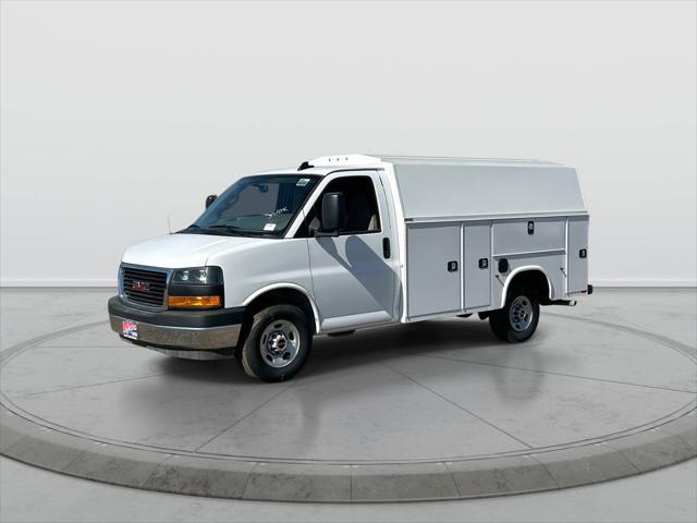 2025 GMC Savana Cutaway Work Van