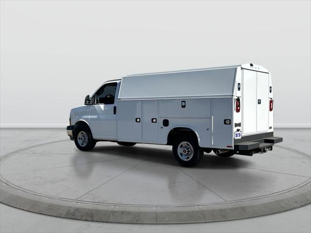 2025 GMC Savana Cutaway Work Van