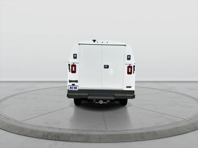 2025 GMC Savana Cutaway Work Van