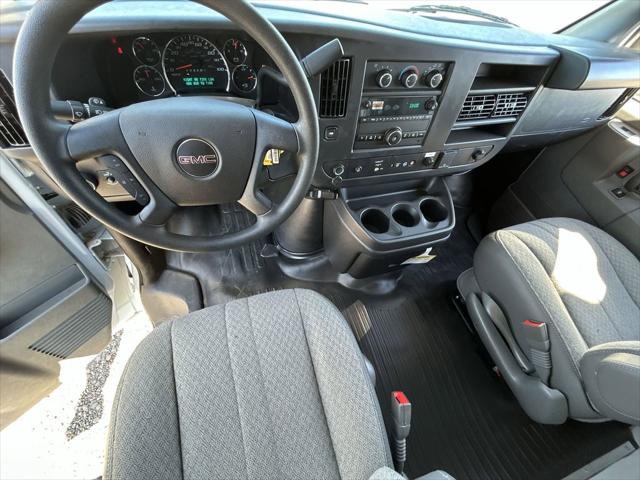 2025 GMC Savana Cutaway Work Van