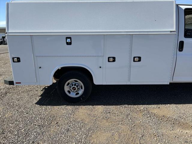 2025 GMC Savana Cutaway Work Van
