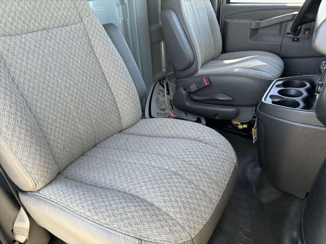 2025 GMC Savana Cutaway Work Van