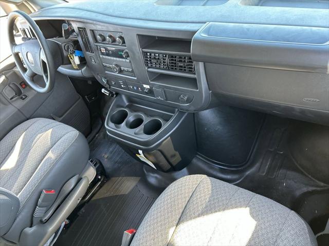 2025 GMC Savana Cutaway Work Van