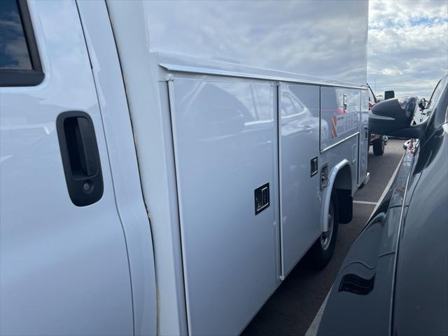 2025 GMC Savana Cutaway Work Van