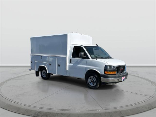 2025 GMC Savana Cutaway Work Van