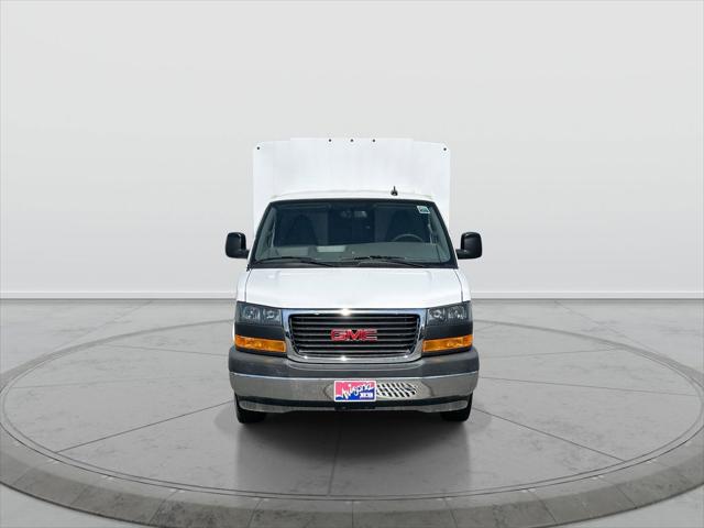 2025 GMC Savana Cutaway Work Van