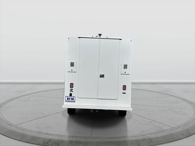 2025 GMC Savana Cutaway Work Van