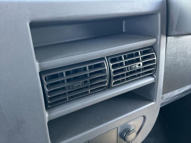 2025 GMC Savana Cutaway Work Van