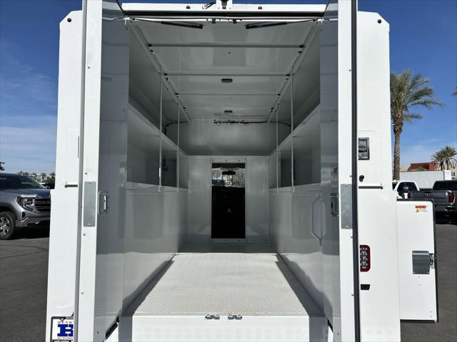 2025 GMC Savana Cutaway Work Van