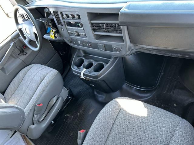 2025 GMC Savana Cutaway Work Van