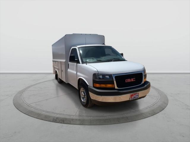 2025 GMC Savana Cutaway Work Van