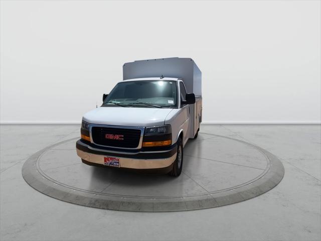 2025 GMC Savana Cutaway Work Van