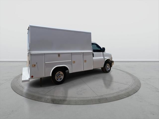 2025 GMC Savana Cutaway Work Van