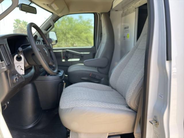 2025 GMC Savana Cutaway Work Van