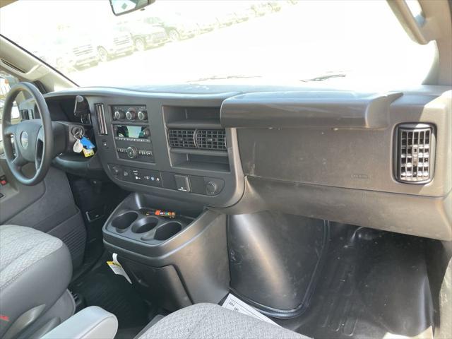 2025 GMC Savana Cutaway Work Van