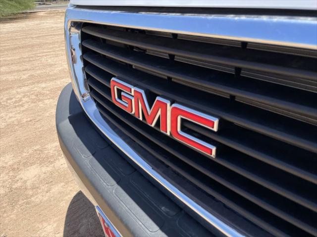 2025 GMC Savana Cutaway Work Van