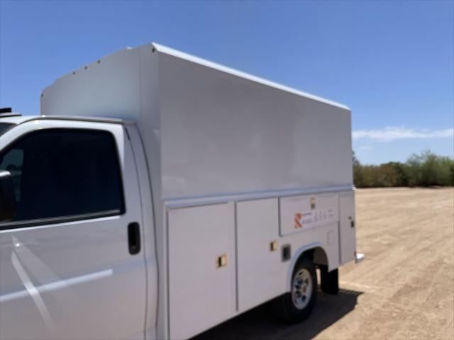 2025 GMC Savana Cutaway Work Van