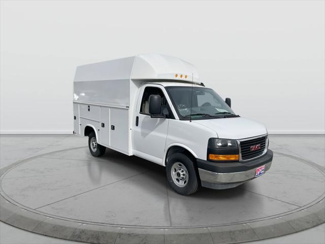 2025 GMC Savana Cutaway Work Van