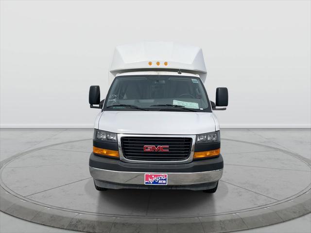 2025 GMC Savana Cutaway Work Van
