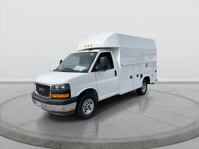 2025 GMC Savana Cutaway Work Van