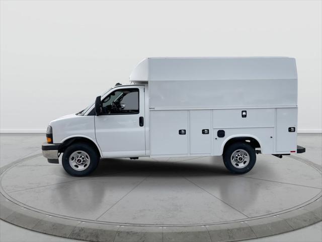 2025 GMC Savana Cutaway Work Van