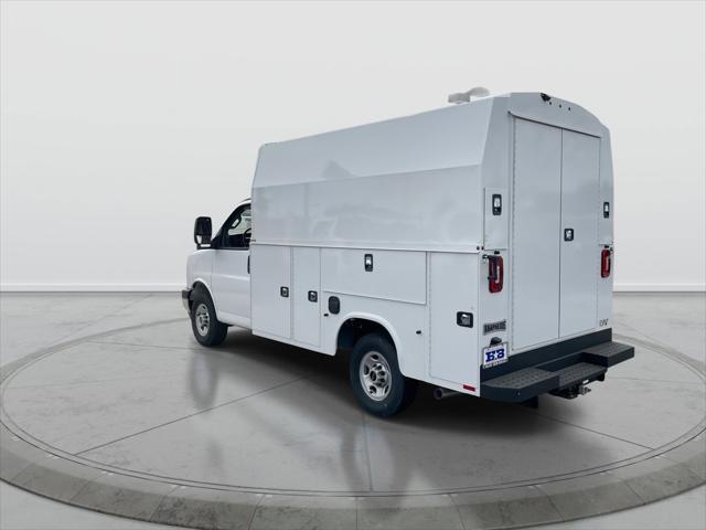 2025 GMC Savana Cutaway Work Van