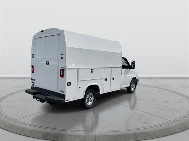2025 GMC Savana Cutaway Work Van
