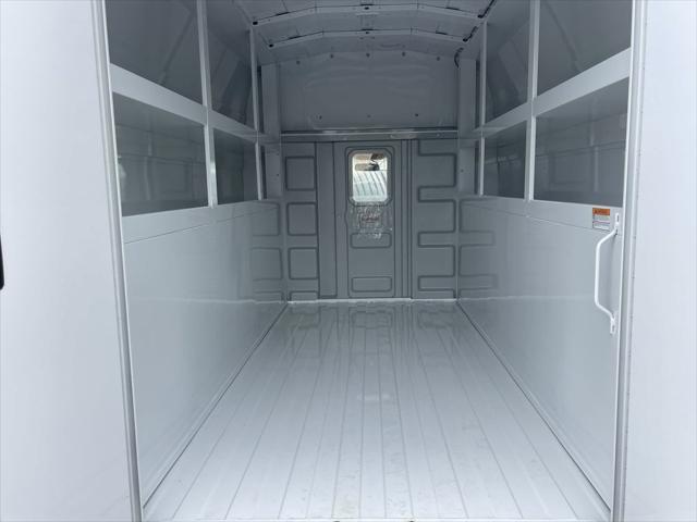 2025 GMC Savana Cutaway Work Van
