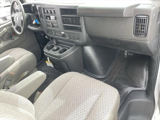 2025 GMC Savana Cutaway Work Van