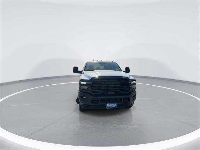 2025 RAM Ram 3500 Chassis Cab RAM 3500 TRADESMAN CREW CAB CHASSIS 4X4 60 CA 2025 RAM Ram 3500 Chassis Cab RAM 3500 TRADESMAN CREW CAB CHASSIS 4X4 60 CA