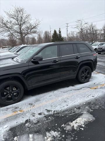 2022 Jeep Grand Cherokee Altitude 4x4 2022 Jeep Grand Cherokee Altitude 4x4