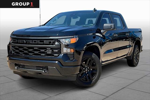 2023 Chevrolet Silverado 1500 4WD Crew Cab Short Bed Custom