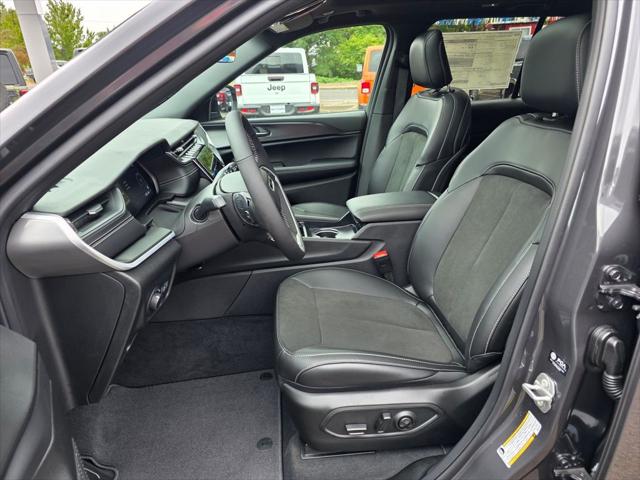 2025 Jeep Grand Cherokee Altitude X 4x4