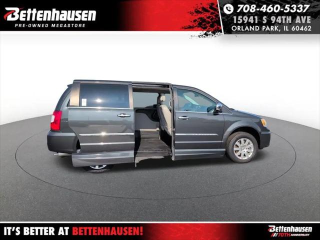 2012 Chrysler Town & Country Touring-L for sale in Orland Park, IL