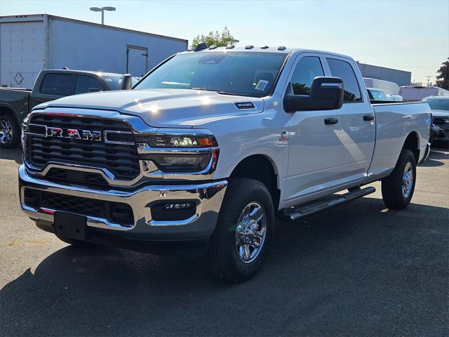 2026 RAM Ram 3500 RAM 3500 TRADESMAN CREW CAB 4X4 8 BOX