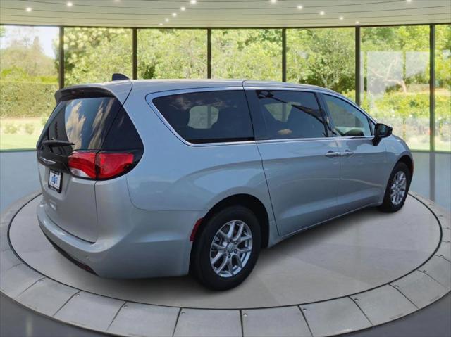 2026 Chrysler Voyager VOYAGER LX