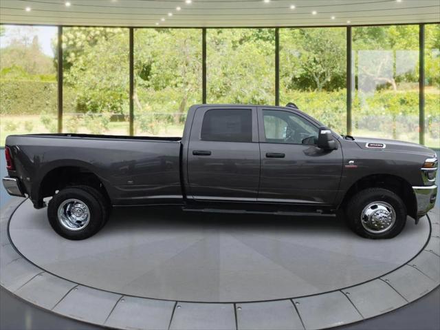 2026 RAM Ram 3500 RAM 3500 TRADESMAN CREW CAB 4X4 8 BOX