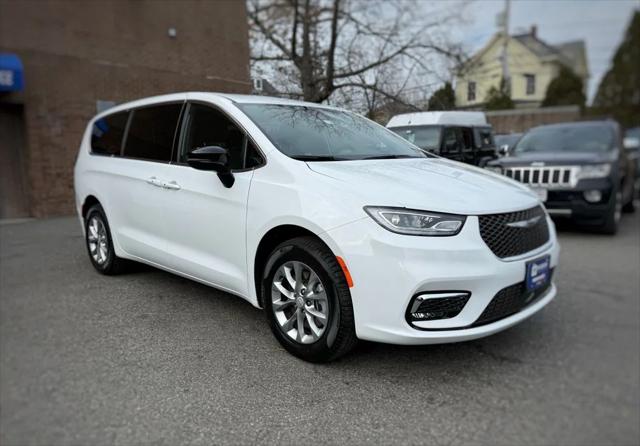 2026 Chrysler Pacifica PACIFICA SELECT AWD