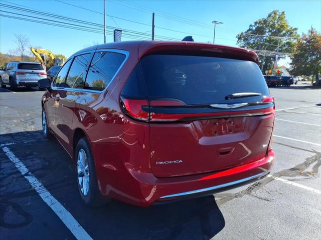 2026 Chrysler Pacifica Select AWD