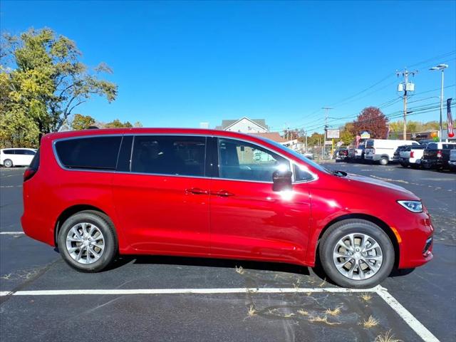 2026 Chrysler Pacifica Select AWD