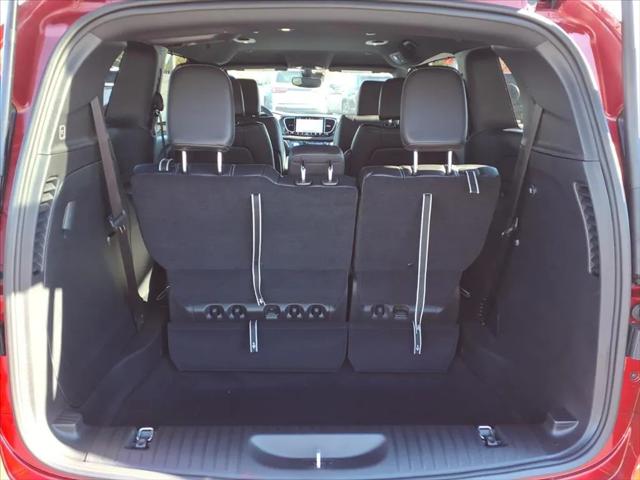 2026 Chrysler Pacifica Select AWD