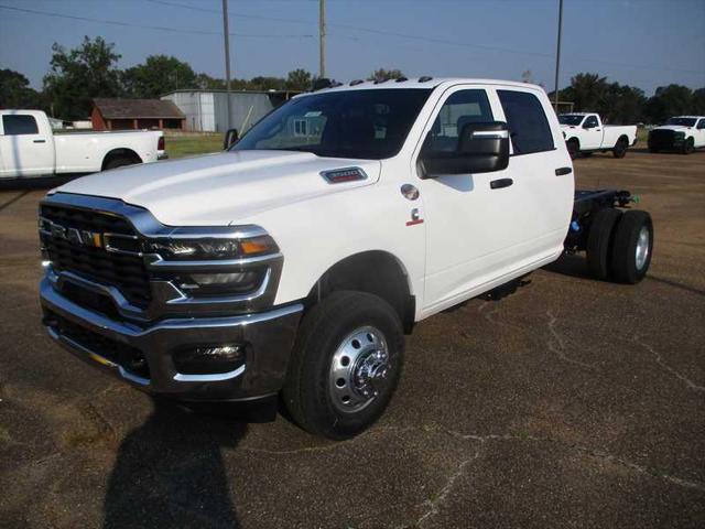 2026 RAM Ram 3500 Chassis Cab RAM 3500 TRADESMAN CREW CAB CHASSIS 4X4 60 CA