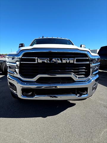 2026 RAM Ram 4500 Chassis Cab RAM 4500 TRADESMAN CHASSIS CREW CAB 4X4 60 CA 2026 RAM Ram 4500 Chassis Cab RAM 4500 TRADESMAN CHASSIS CREW CAB 4X4 60 CA