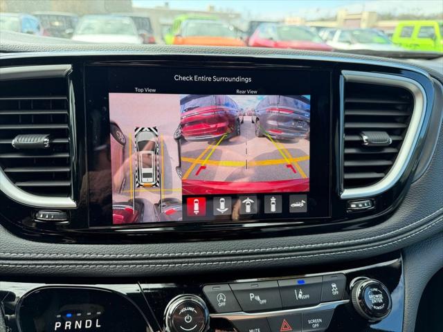 2026 Chrysler Pacifica Select AWD