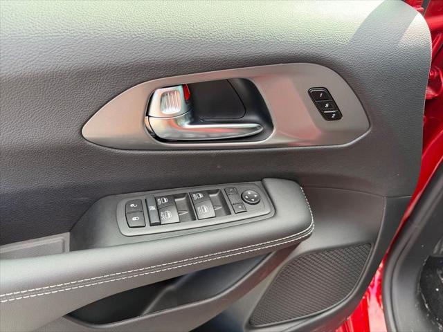 2026 Chrysler Pacifica Select AWD
