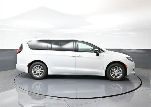 2026 Chrysler Voyager VOYAGER LX