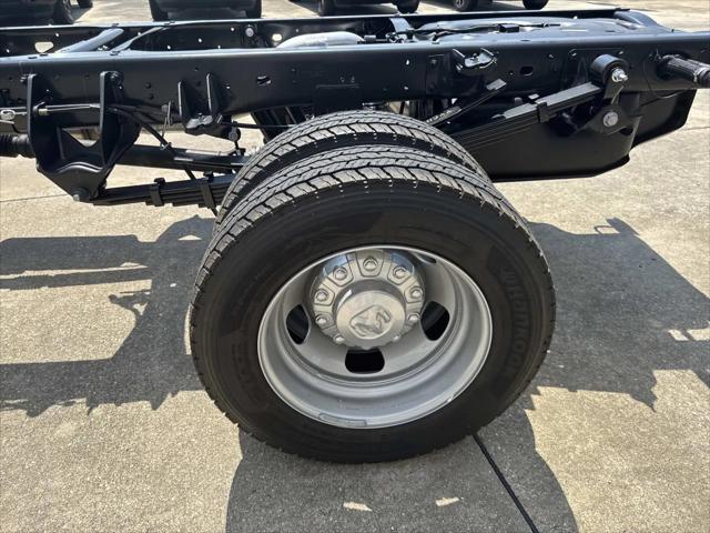 2026 RAM Ram 5500 Chassis Cab RAM 5500 TRADESMAN CHASSIS CREW CAB 4X4 84 CA